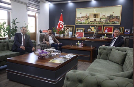 Kaymakamımız Sn Ali Sırmalı,  Ankaralılar Derneği (AHİD) Genel Başkanı Sn Hilmi Yaman’ı Ziyaret Etti.